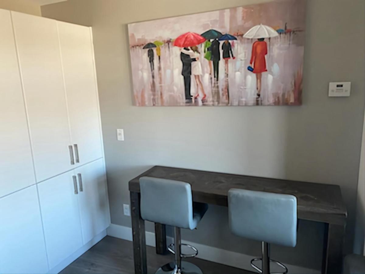 Cozy Studio Suite, 15Min Walk To Downtown Kelowna Extérieur photo